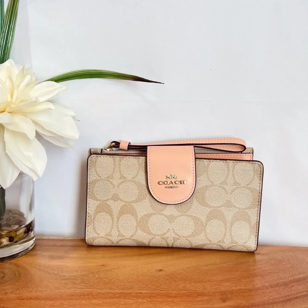 NWT Coach Tech Wallet In Colorblock Signature Canvas